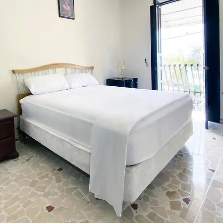 Hostal Don Juan Casa Amarilla